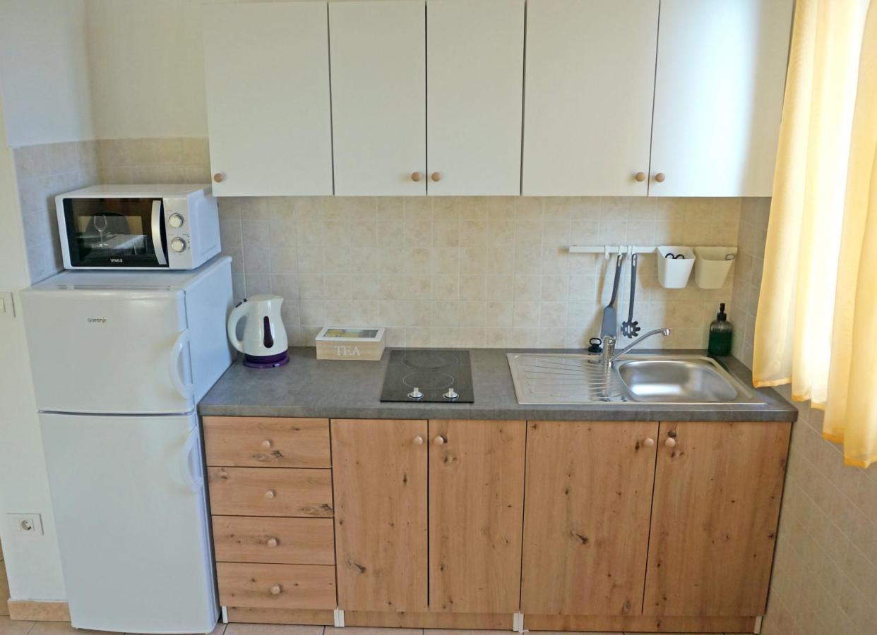 Studio Apartment Michelle - Intermezzo With Sea View غاباس المظهر الخارجي الصورة