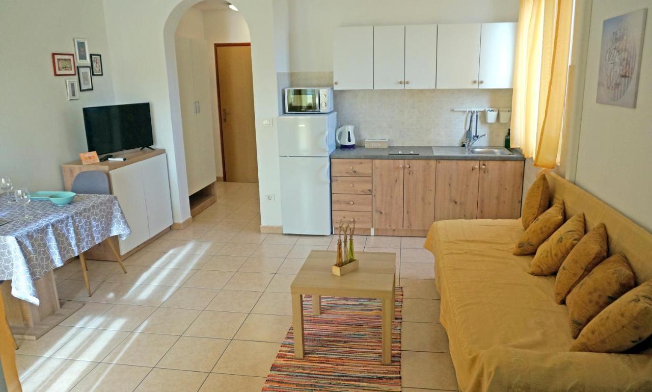 Studio Apartment Michelle - Intermezzo With Sea View غاباس المظهر الخارجي الصورة