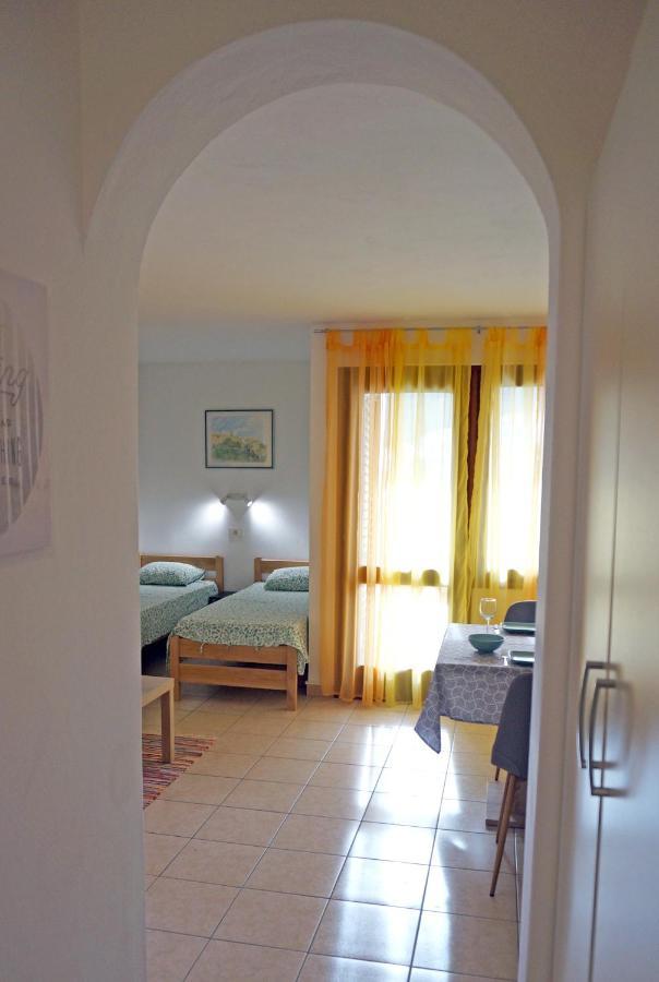 Studio Apartment Michelle - Intermezzo With Sea View غاباس المظهر الخارجي الصورة