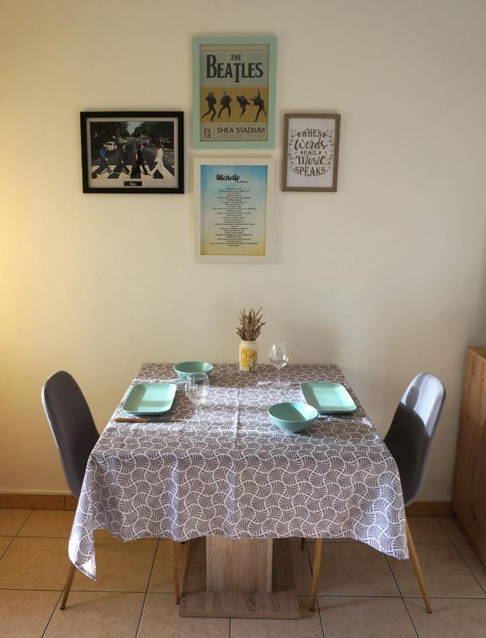 Studio Apartment Michelle - Intermezzo With Sea View غاباس المظهر الخارجي الصورة